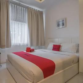 RedDoorz Plus near Parahyangan University, hotel in Bandung