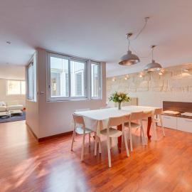 Spacious, quiet flat in the heart of Bordeaux