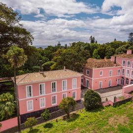 Solar dos Cantos Botanic House & Garden, hotel in Ponta Delgada