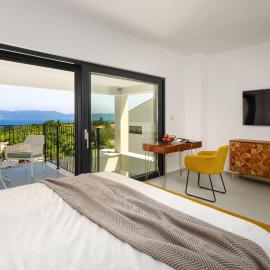 The mediterranean collection of sea view houses، فندق في Drenje