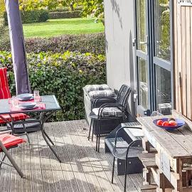 Holiday Home Tiny Haus Auszeit am See by Interhome, hotel en Wemding