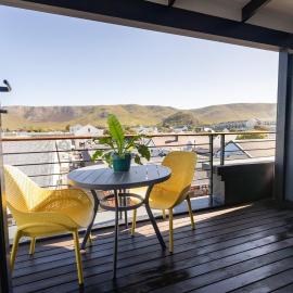 Mountain-View Studio - Hermanus Waterfront Apartments
