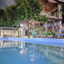 Sarasutha hotel and pool