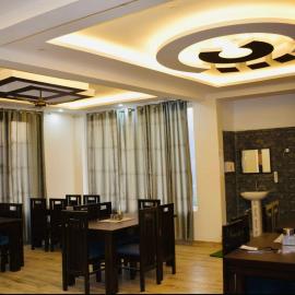 La Monal Hotel, hotel din Barkot