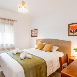 DONOTHING HOUSE - GUESTHOUSE - Baleal, hotel di Ferrel
