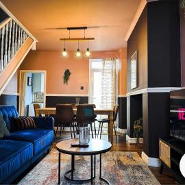 Perfect Booking 3 Bed Home in Abertillery、Abertilleryのホテル