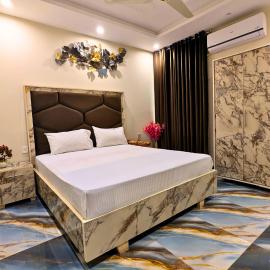 Blue Sky Hotel، فندق في لاهور