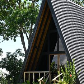 Msitu Hut, hotel v destinaci Tuvaila