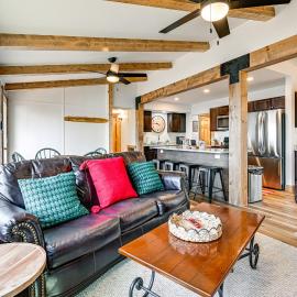 Family-Friendly Lakefront Retreat in Tomahawk!, Hotel in Tomahawk