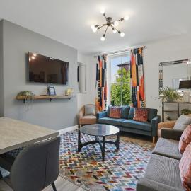 Spacious Victorian Flat with 2x Allocated Parking by StayByNumbers