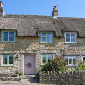 18th Century Thatched Cottage Parking & Garden, hotel in Beaminster