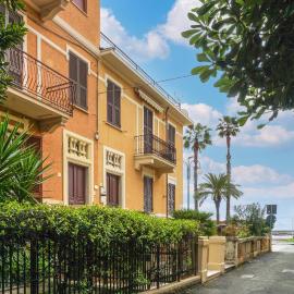 Amazing Apartment In Chiavari With Wifi, hotel u gradu 'Chiavari'