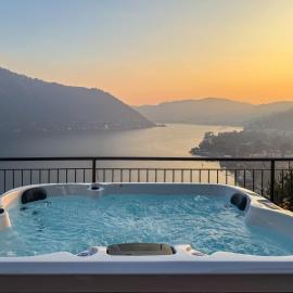 Villa lake view + jacuzzi + garden+ gym, Cernobbio