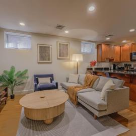 Simple 2 Bed 2 bath Close to Fenway