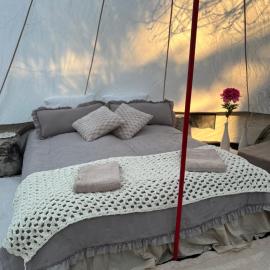 Elämyksellinen majoitus glamping-teltassa, hotel a Kokkola