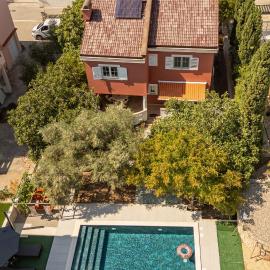 Villa Pagus with pool and private parking