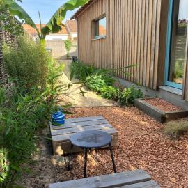 La Bonbonnière en bois, Maison passive, Draps inclus, Parking sur rue facile & gratuit, hotel in Saint-Sébastien-sur-Loire
