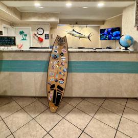 Hole Inn the Wall Hotel - Fort Walton Beach - Sunset Plaza - nearby Beaches & Hurlburt