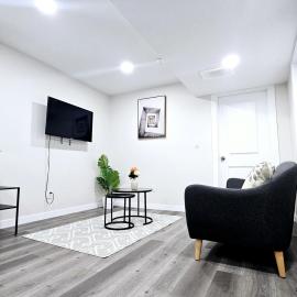 A Cozy Home away from Home โรงแรมในเอดมันตัน