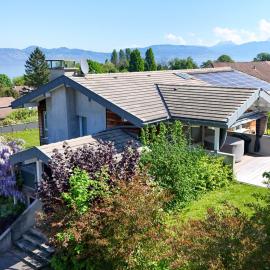 Villa spacieuse avec terrasse et jardin, animaux et parking admis - FR-1-498-19, hotel v destinácii Lugrin