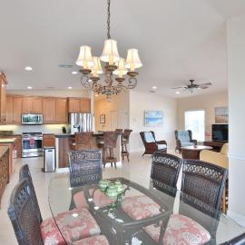 Hibiscus Hideaway B - Top Floor Unit