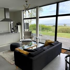 Bright and modern villa by the sea: Trelleborg şehrinde bir otel