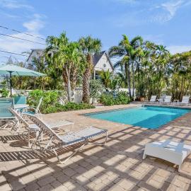 Pink Palm Bungalow, hotel in Anna Maria