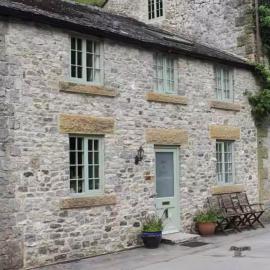 1 Bedroom -Sleeps 3-Dog friendly-Garden-Riverside