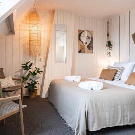 Budget Beach Room for Short Stays in Zoutelande