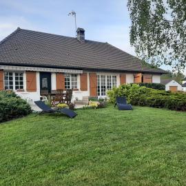 La villa Dakoté, hotel in Sassenay