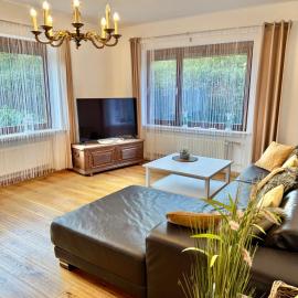 Gemütliche Ferienwohnung im EG mit eingezäunten Garten und Terrasse für 4 Personen