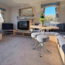 Dune Breeze-Haven Perran Sands Holiday Park, hotel in Perranporth