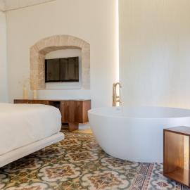 Garibaldi Luxury Suites, Hotel in Noci