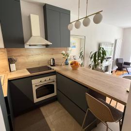 Lake Garden - Cozy Two-Bedroom Apartment with flexible Check-In, Terrace, and Netflix