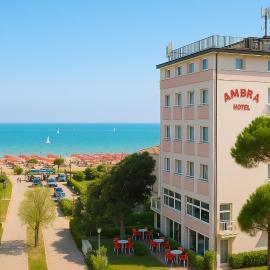 HOTEL AMBRA - Fronte Mare - Vicinissimi al Centro، فندق في ميلانو ماريتيما