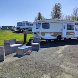 American RV Jamboree - farmstay, hotel u gradu Svalbarðseyri