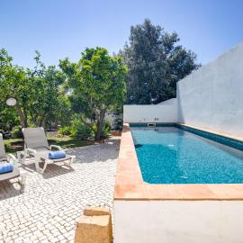 Vila Vintage Beach 3,5km Pool AC WiFi Billiard