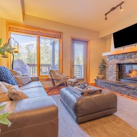 Stunning 2bd hot tub walking distance to downtown