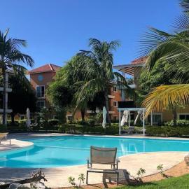 Peaceful 2 Bed Apartment - Pool & Private Beach Access