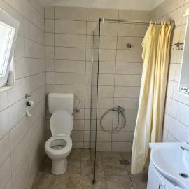 Trosoban stan sa zasebnim uloazom, hotel v destinácii Mojanovići