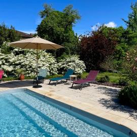 B&B Le bain d'Alice, hotel sa Saint-Laurent-sur-Gorre