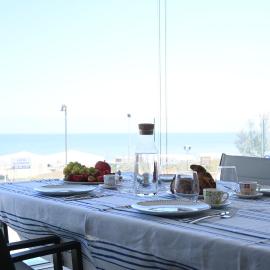 SE125 - Senigallia, esclusivo trilocale fronte mare con piscina