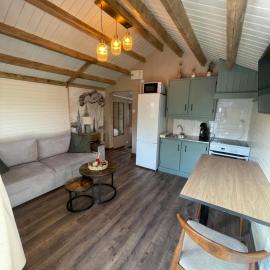 Le petit chalet, hotel v destinaci Brêmes
