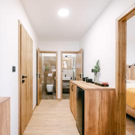 U Zlatej Včely โรงแรมในVrádište