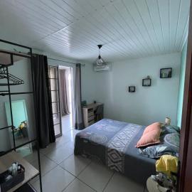 Chambre dans notre villa avec piscine