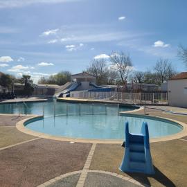 Mobile home, hotel in Talmont