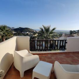 Los Altos Villa 51 - Casa de Ensueño außergewöhnliches und großzügiges Traumhaus mit 3 Schlafzimmern, 3 Bädern und 4 Terrassen mit Panoramaausblick aufs Mittelmeer