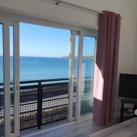 Seafront Apartment in Tramore، فندق في ترامور