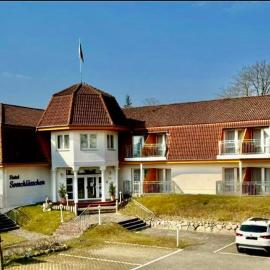 Hotel garni SEESCHLÖSSCHEN, viešbutis mieste Kolpinzė
