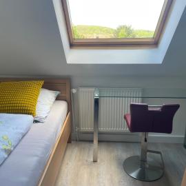 Zwei Zimmer, Küche, Bad, hotel in Borgholzhausen